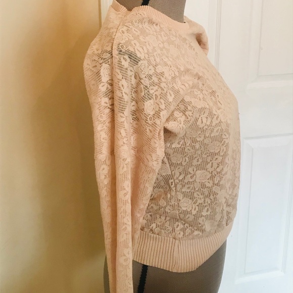 Lace long sleeves top - Picture 3 of 3